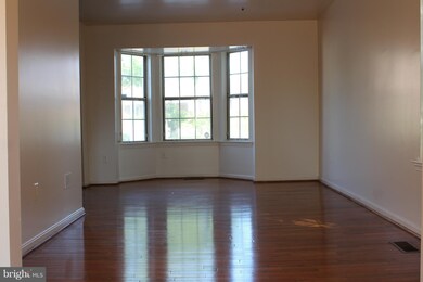 1508 Sherwood Ct, Hyattsville, MD 20785 - photo 2