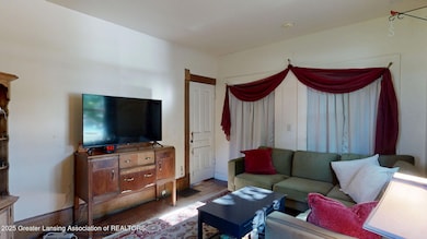325 N Sycamore St, Lansing, MI 48933 - photo 5