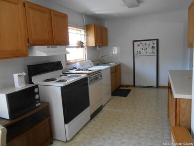 224 Baileys Gap Rd, Highland, NY 12528 - photo 2