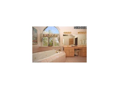 659 E Pioneer Trail, Aurora, OH 44202 - photo 7