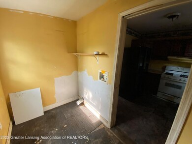 902 N Sycamore St, Lansing, MI 48906 - photo 7