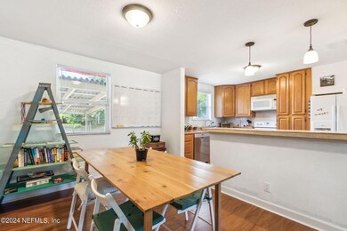 12-web-or-mls-9_11258 Soforenko Dr