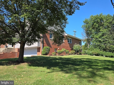 3325 Willow Grove Ave, Reading, PA 19605 - photo 6