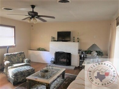 911 Tucker St, Texarkana, TX 75501 - photo 5