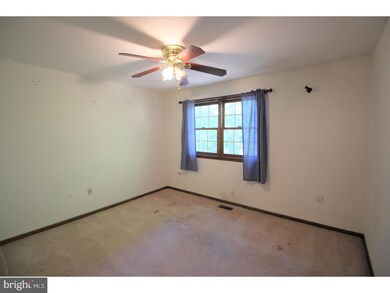 527 Trappe Ln, Langhorne, PA 19047 - photo 7