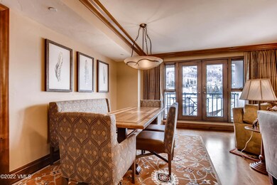 Park Hyatt Residences 2055 dining