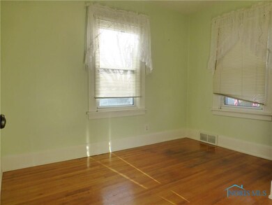 2342 Mellwood Ave, Toledo, OH 43613 - photo 6