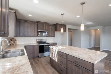 Gorgeous and spacious kitchen