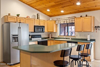 Kitchen with Breakfast Bar