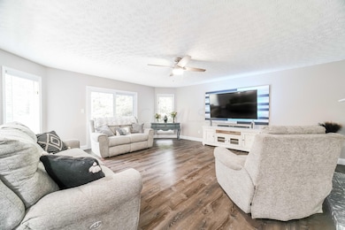 7483 Mapleleaf Court (INTERIOR)-17