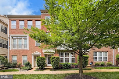 2372 Huntington Station Ct, Alexandria, VA 22303 - photo 2