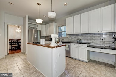 10111 Meadowneck Ct, Silver Spring, MD 20910 - photo 4