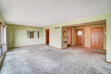 3271 Bonnieview Dr, Lima, OH 45801 - photo 6