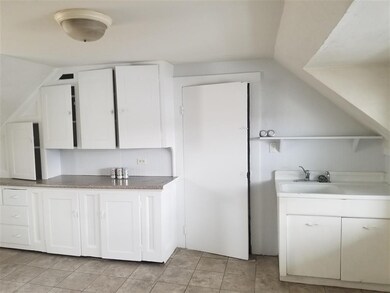 50 Walnut St, Claremont, NH 03743 - photo 2