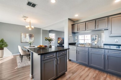 Lots of extra soft closing cabinets and drawers!