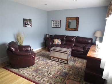 11 Valley View Dr, Glenmont, NY 12077 - photo 2