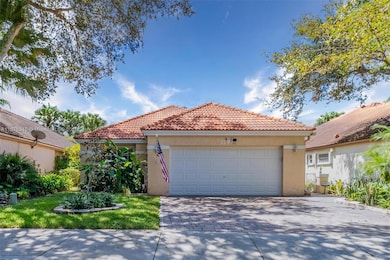 2793 Oakleigh Ln, Davie, FL 33328 - photo 2