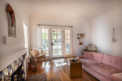 2533 N 10th St-6