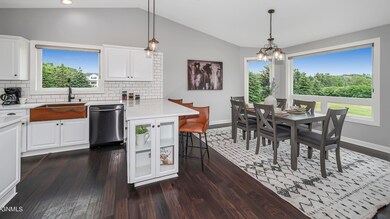 Kitchen/Dining