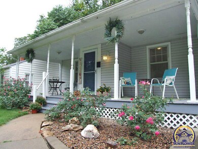 1738 SW Medford Ave, Topeka, KS 66604 - photo 2