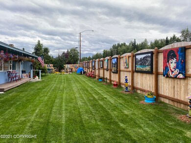 Needle Circle  Yard
