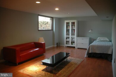 8805 Stonehaven Ct, Potomac, MD 20854 - photo 6