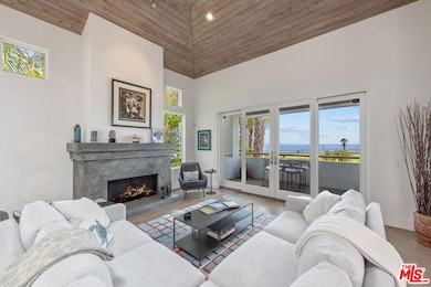 1312 Shorelineocean Dr, Santa Barbara, CA 93109 - photo 4