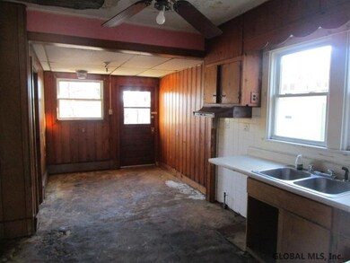 11 Rawson St, Albany, NY 12206 - photo 6