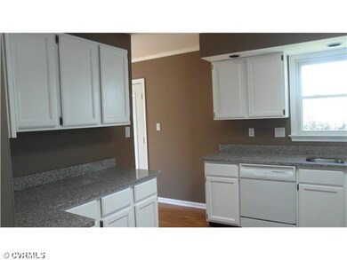 Kitchen - Granite countertops, new sink and faucet!