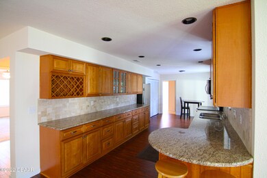 104.mls.kitchen