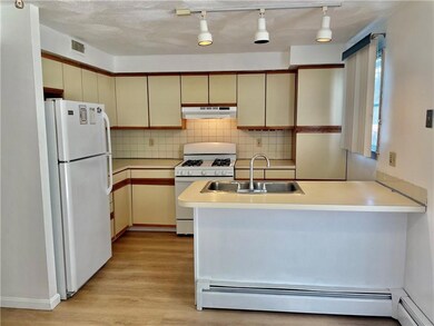 319 Academy Ave unit 4, Providence, RI 02908 - photo 3