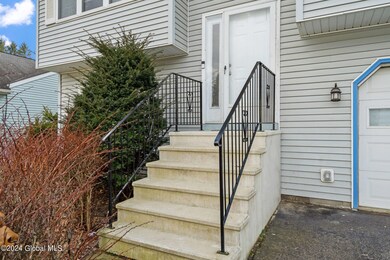 8 Weathercrest Dr, Schenectady, NY 12302 - photo 3