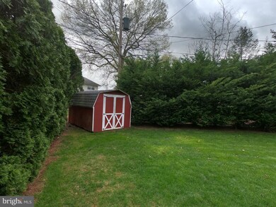 1120 Whitfield Ct, Reading, PA 19609 - photo 5