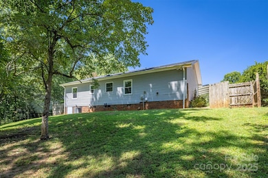 3318 Danial St, Conover, NC 28613 - photo 4