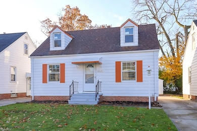 21104 Hansen Rd, Maple Heights, OH 44137 - photo 2