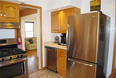 Kitchen (11x10) with stainless steel appliances.