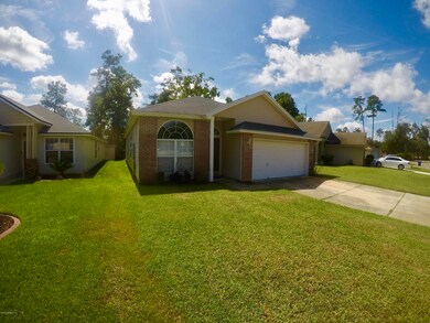 10429 Centerwood Ct, Jacksonville, FL 32218 - photo 2