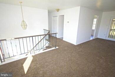 8802 Rosanne Ct, Clinton, MD 20735 - photo 2