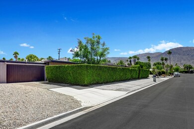 FRONT OF HOME TO MOUNTAIN VIEW.jpg mls