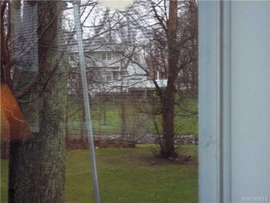 Yard. View of yard.... maintained by the HOA! and 