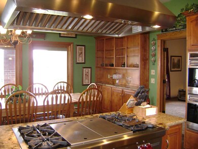 Kitchen / Dining