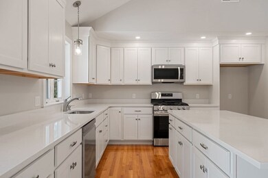 3 Roslyn St, Abington, MA 02351 - photo 5