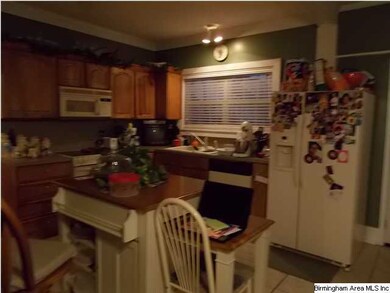 KITCHEN - ISLAND