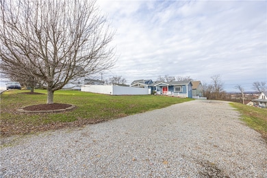 13 Trader St, Uniontown, PA 15401 - photo 2