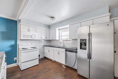 2574 Marilee Ln unit 2, Houston, TX 77057 - photo 6