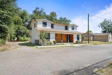 611 Monroe St, Laurel, MS 39440 - photo 2