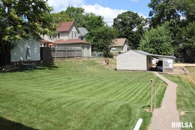 612 E Locust St, Davenport, IA 52803 - photo 3