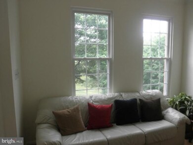 7631 Seabrook Ln, Springfield, VA 22153 - photo 5