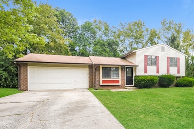 6523 Woodmere Cir, Indianapolis, IN 46260 - photo 2