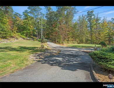 7 Rockburn Pass, West Milford, NJ 07480 - photo 5